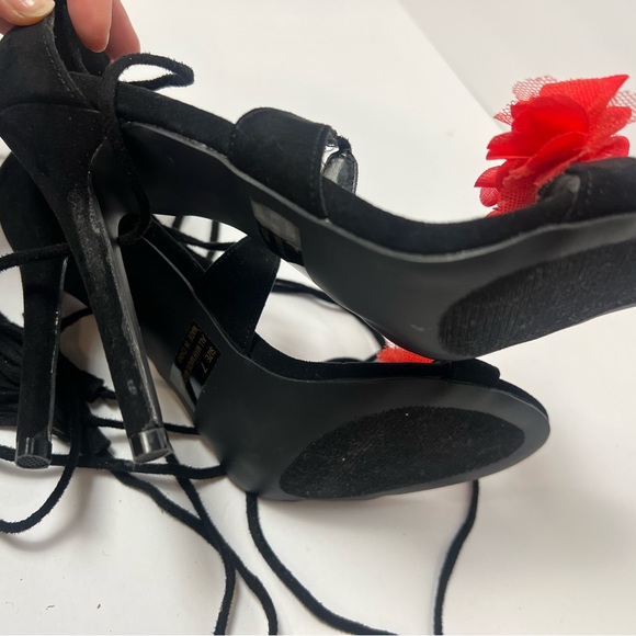 Qupid Black Suedette Lace Up Heels with Red Ruffle Floral Details Size 7 NEW - Picture 7 of 8